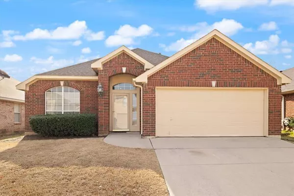 5617 Creekhollow Drive, Arlington, TX 76018