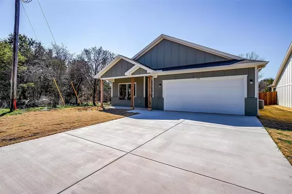 Granbury, TX 76048,914 Corral Drive