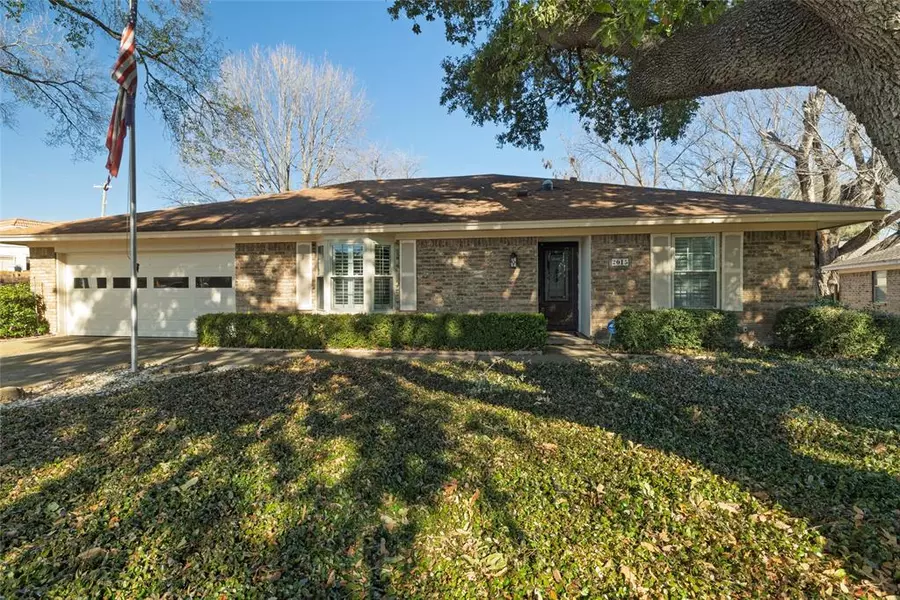 2015 Elmridge Drive, Arlington, TX 76012