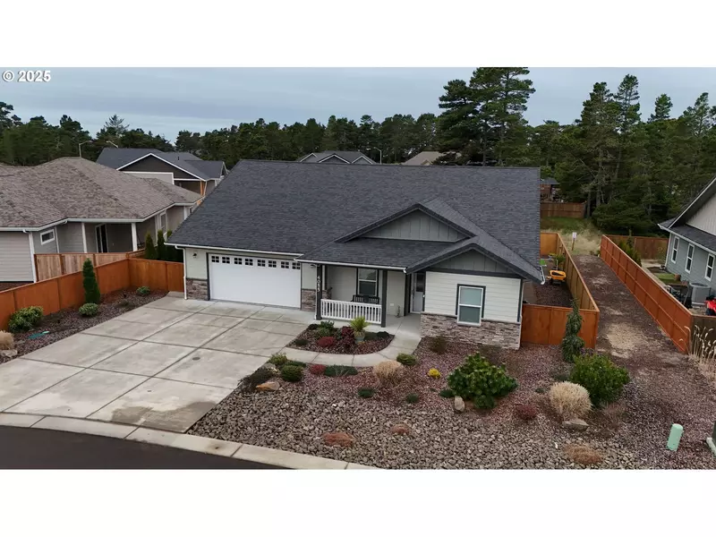 4055 CADDINGTON LN, Florence, OR 97439