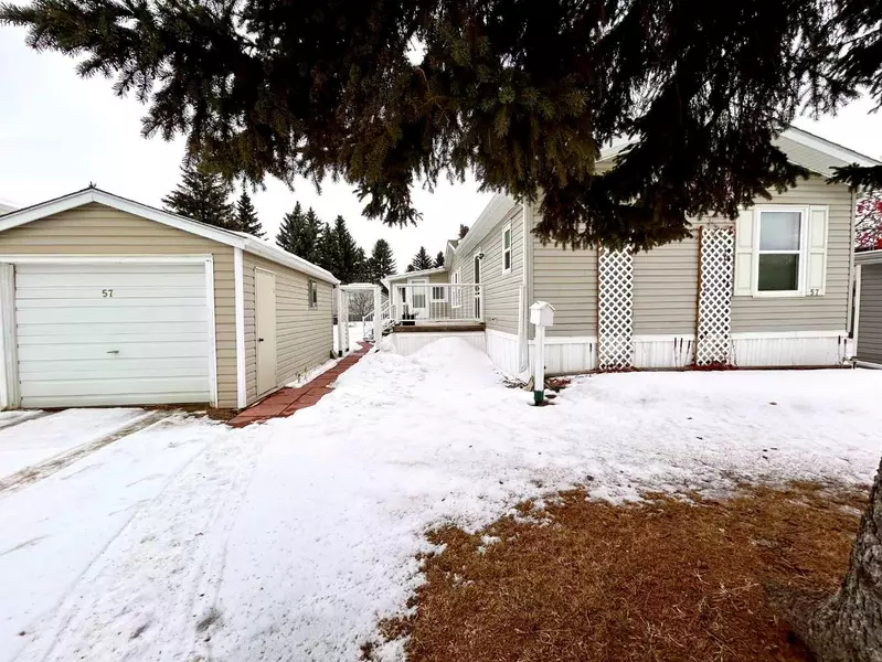 6205 54 Street #57, Ponoka, AB T4J1M5