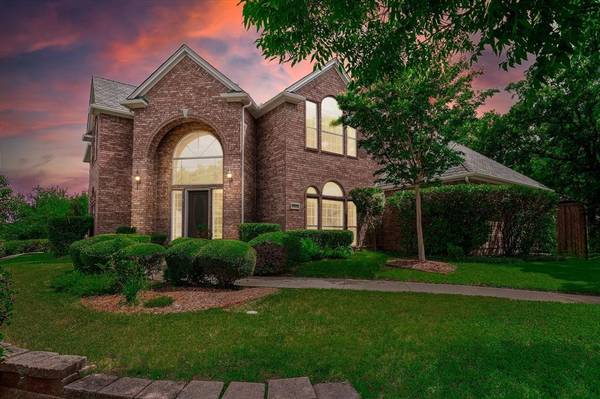 2317 Stone Bridge Drive,  Arlington,  TX 76006