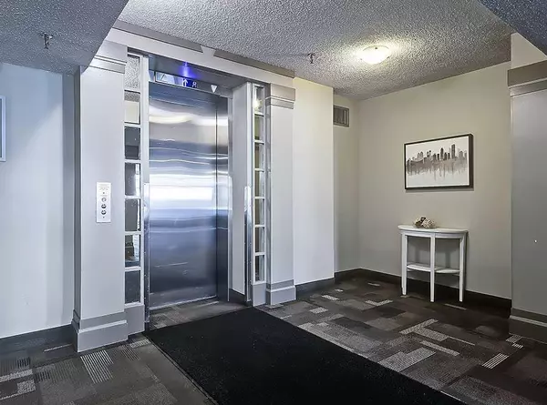 Calgary, AB T2E 0B5,647 1 AVE NE #203