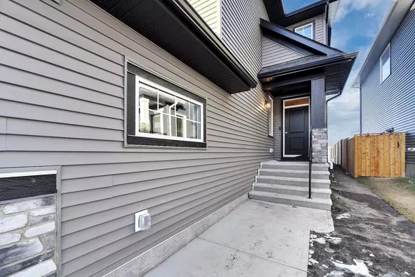 Calgary, AB T2X 5B2,327 Creekside WAY SW