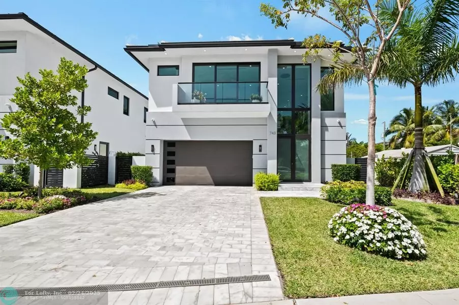 743 S Lake Ave, Delray Beach, FL 33483