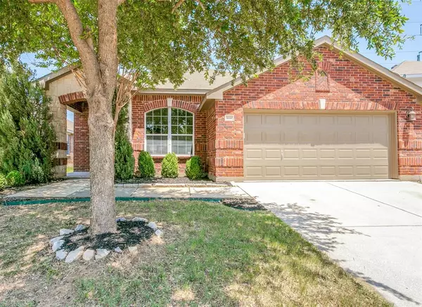 15428 Adlong Drive, Fort Worth, TX 76262