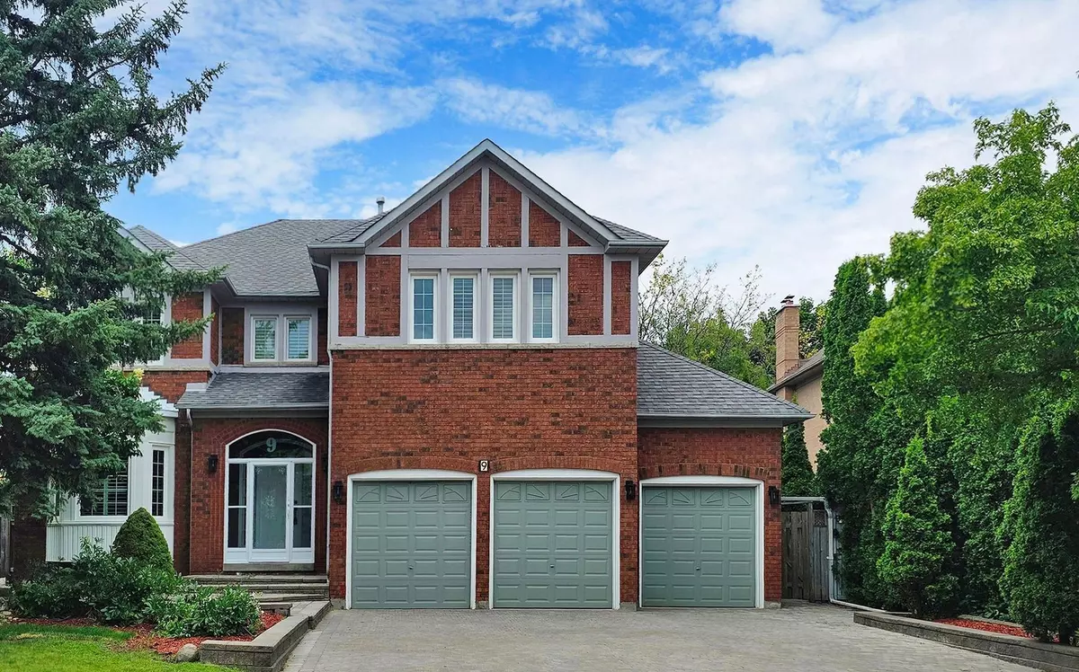 Richmond Hill, ON L4B 3W8,9 Delevan CT #Main Fl