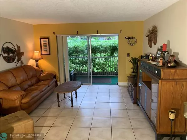 Coral Springs, FL 33065,3000 Riverside Dr  #111-1