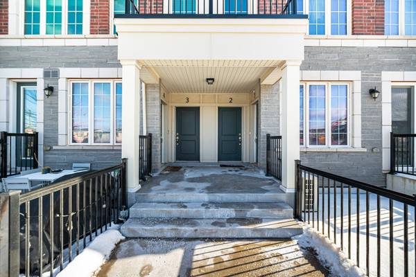 Oakville, ON L6H 0X6,2205 LILLYKIN ST #3