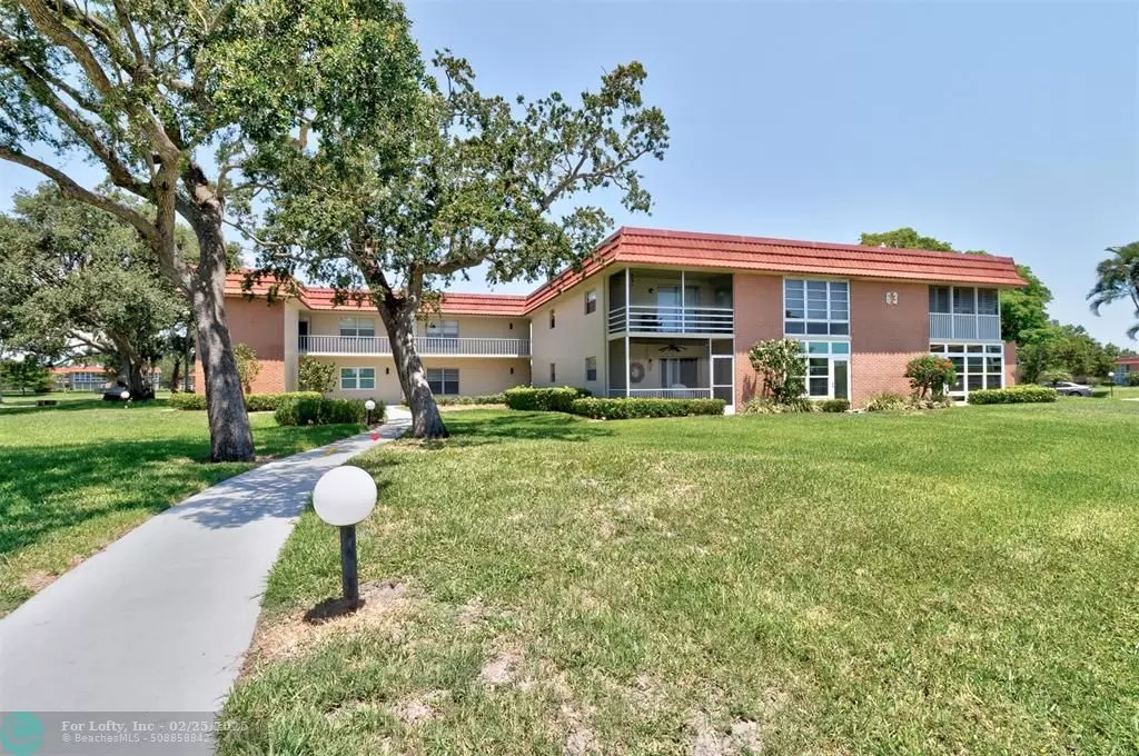 Vero Beach, FL 32962,63 Woodland Drive  #203