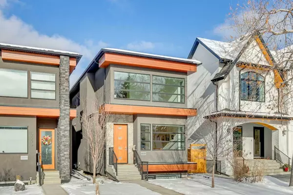 2226 4 AVE Northwest, Calgary, AB T2N 0N7