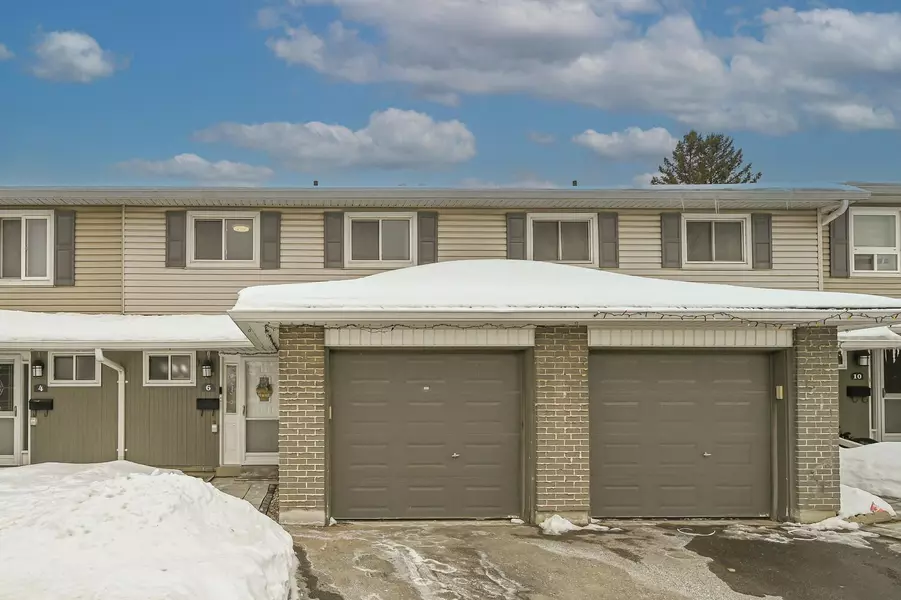 6 Village CT, Brampton, ON L6W 1A6