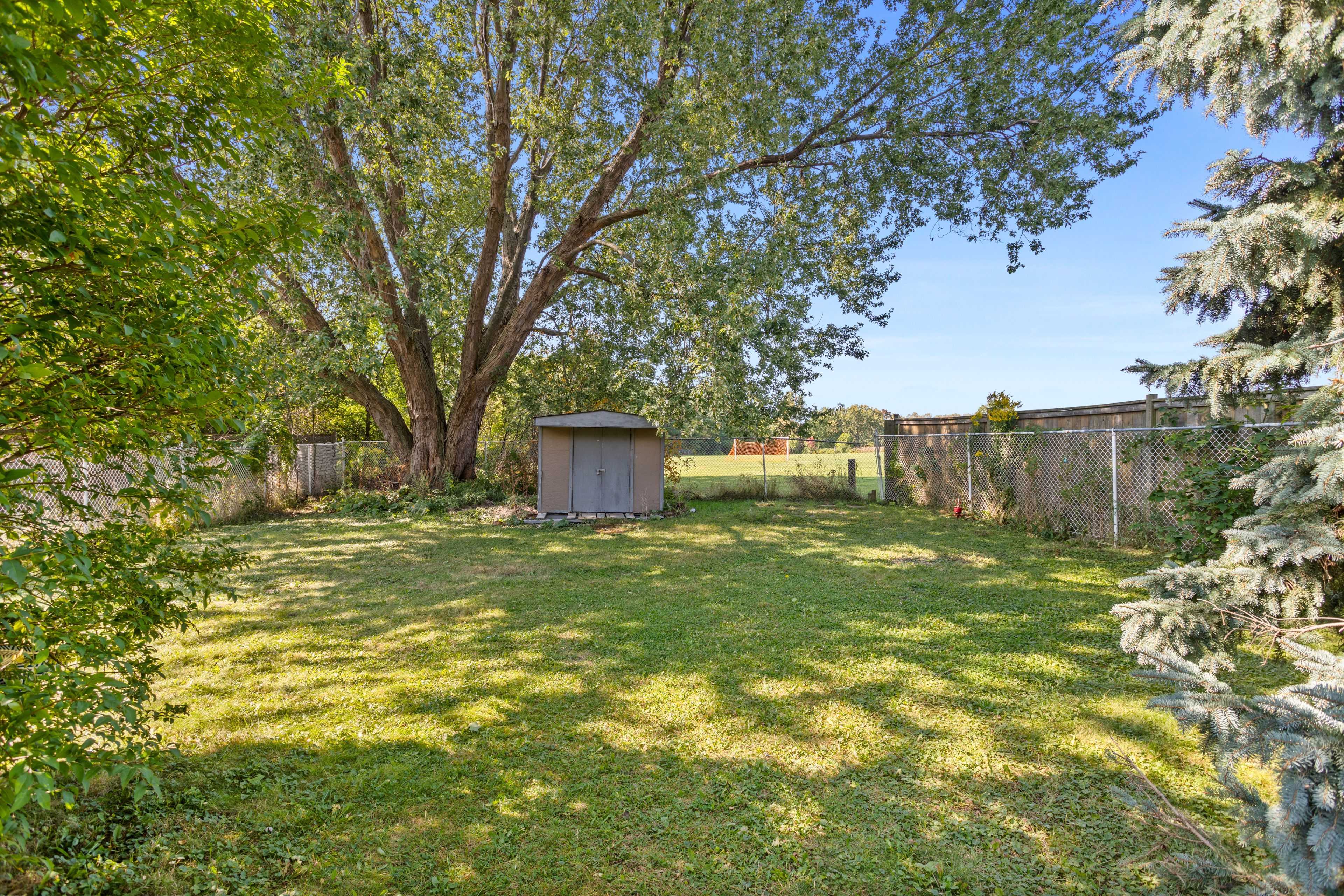 Oshawa, ON L1H 4M4,1398 Simcoe ST S