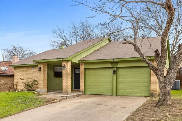 6329 Peggy Drive, Fort Worth, TX 76133