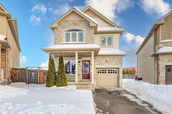 25 Mantz CRES, Whitby, ON L1R 0L3