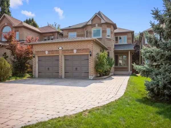 132 Oakhurst DR, Vaughan, ON L4J 8H6