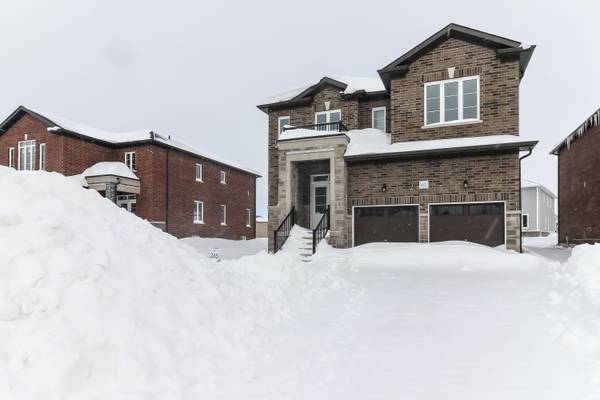 63 Amber DR, Wasaga Beach, ON L9Z 0R8