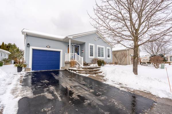 136 Glenariff DR, Hamilton, ON L8B 1A5