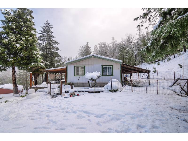 10511 LOWER RIVER RD, Grants Pass, OR 97526