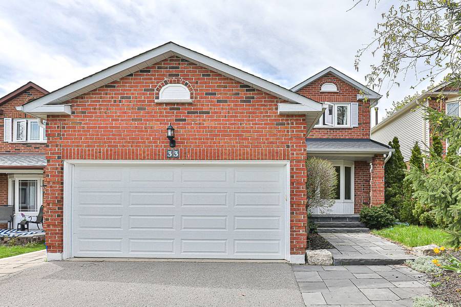 33 Moffat CRES, Aurora, ON L4G 4Z9