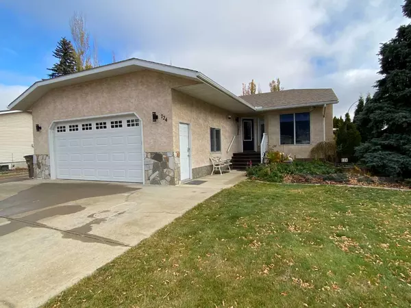 724 2 ST East, Brooks, AB T1R 0M9