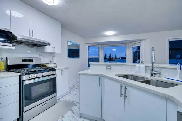 Calgary, AB T3J 0B1,143 Taralake WAY NE