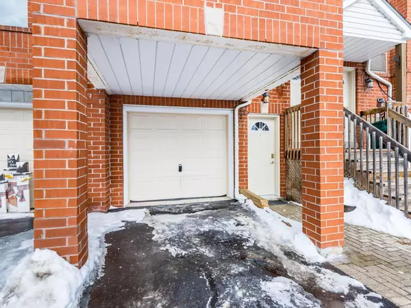 Halton Hills, ON L7G 5M1,37 Wylie CIR #38