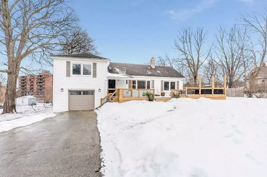 136 John ST W, Bradford West Gwillimbury, ON L3Z 2B6