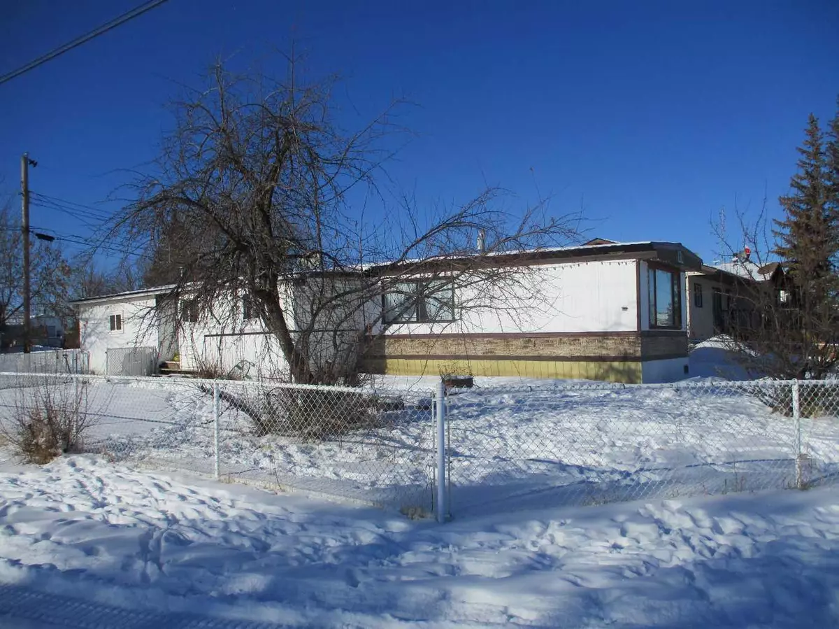 Manning, AB T0H2M0,4th Avenue Northeast #202