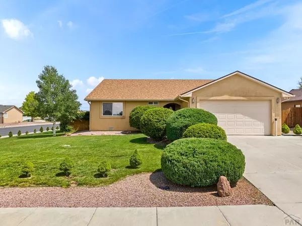 2329 Longhorn Dr, Pueblo, CO 81008