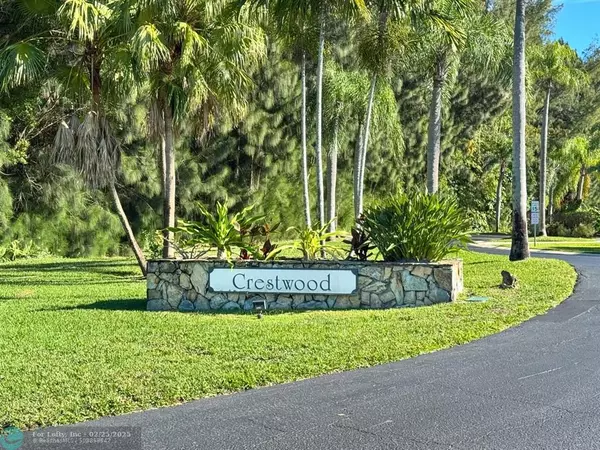 104 SE Crestwood Cir  #4, Stuart, FL 34997