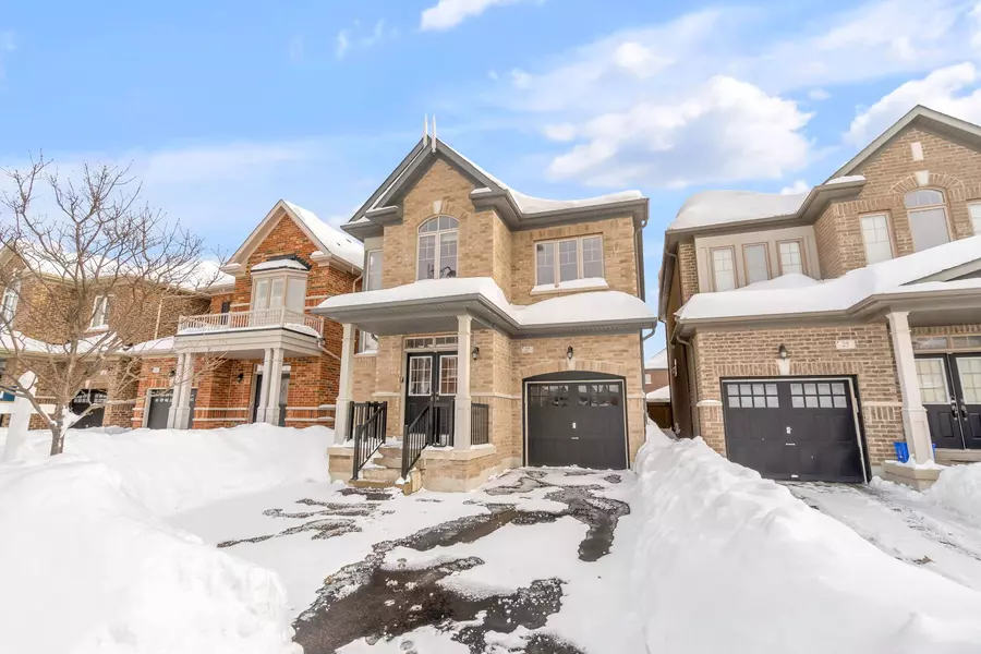 27 Dunedin DR, Vaughan, ON L4H 3Y3