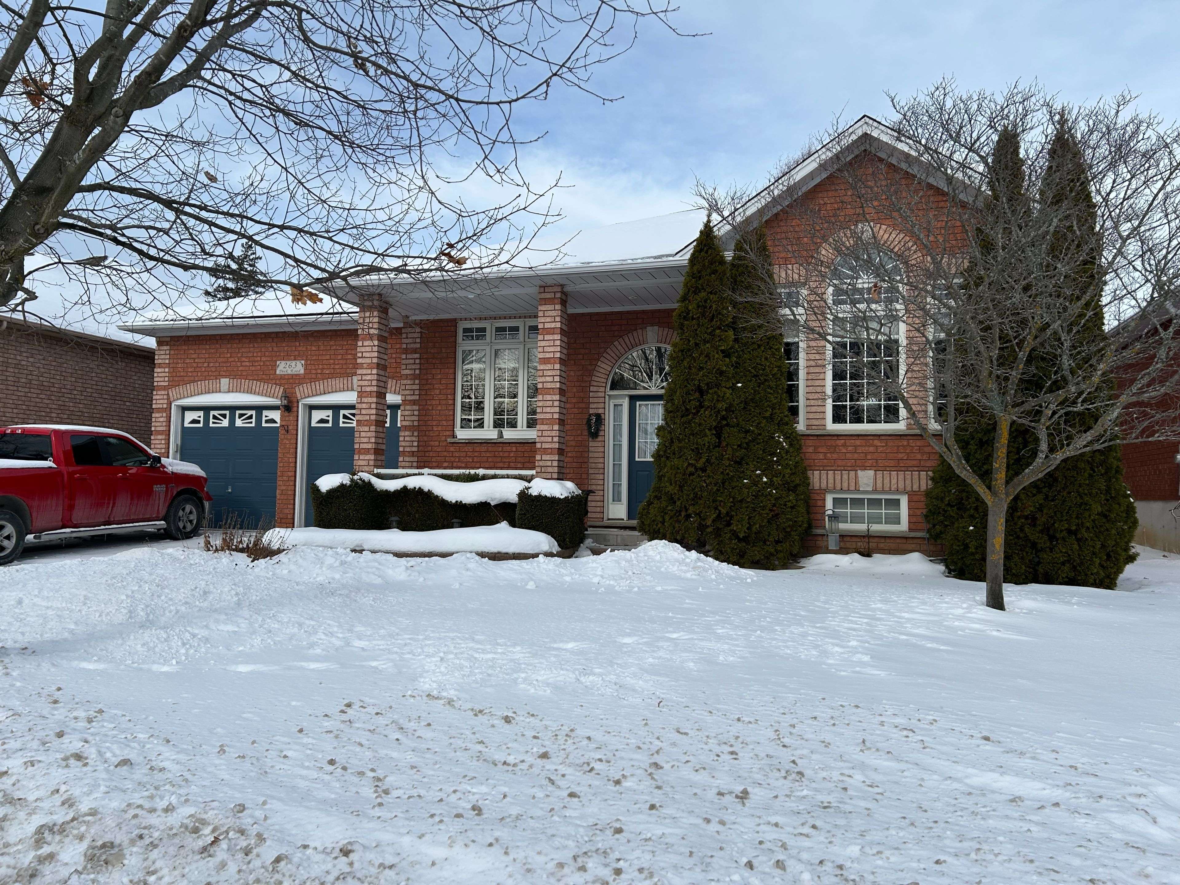 263 Dock RD, Barrie, ON L4N 0L3