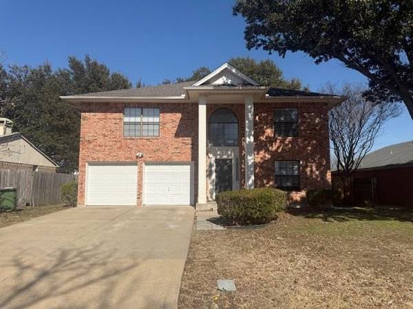 5315 Faireast Court, Arlington, TX 76018