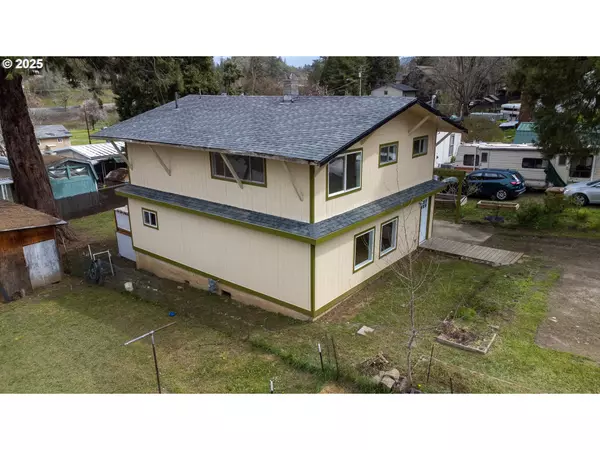 Canyonville, OR 97417,520 MONT ST