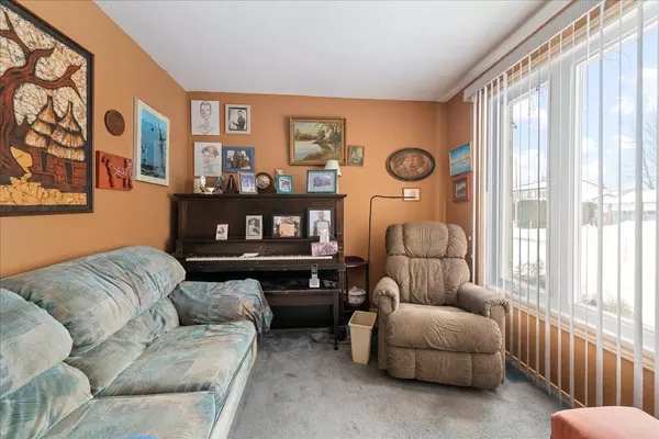 Orleans - Cumberland And Area, ON K1E 2R9,395 Cloverheath CRES