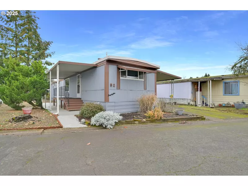 1475 Green Acres RD #52, Eugene, OR 97408