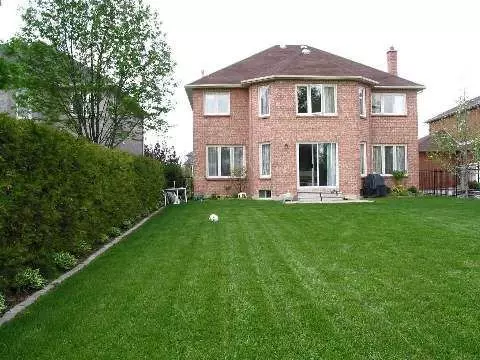 Newmarket, ON L3X 1V9,932 Schaeffer Outlook