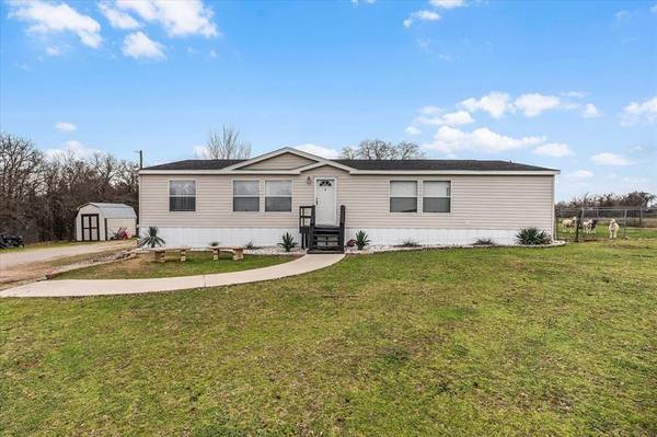 214 County Road 3432, Paradise, TX 76073