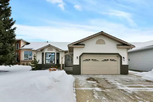 31 Armitage Close, Red Deer, AB T4R 2K5