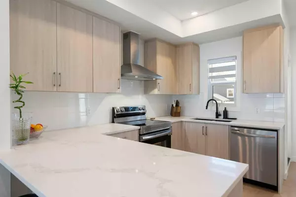 903 Mahogany BLVD SE #42, Calgary, AB T3M 3W9