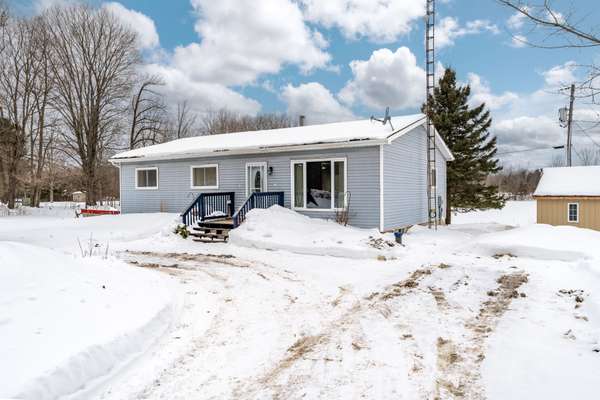 461 Holden RD,  Stone Mills,  ON K0K 2W0