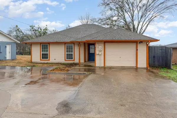 Howe, TX 75459,312 W Young Street