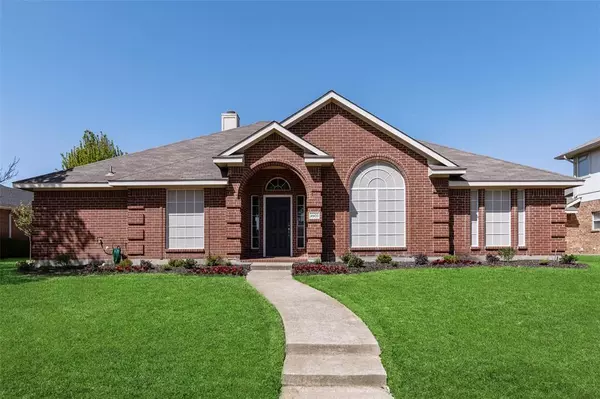 4909 Springtree Lane, Sachse, TX 75048