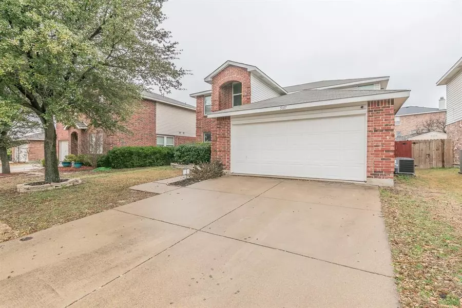 5317 Blue Quartz Road, Fort Worth, TX 76179