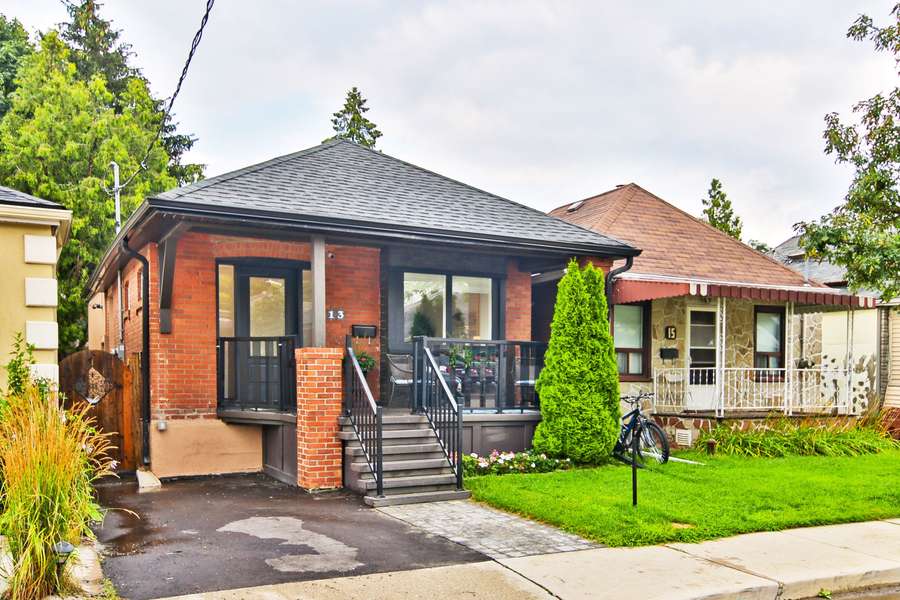 13 Beechwood AVE, Toronto W03, ON M6N 4S9