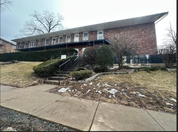 172 Belleville Ave #203, Bloomfield Twp., NJ 07003