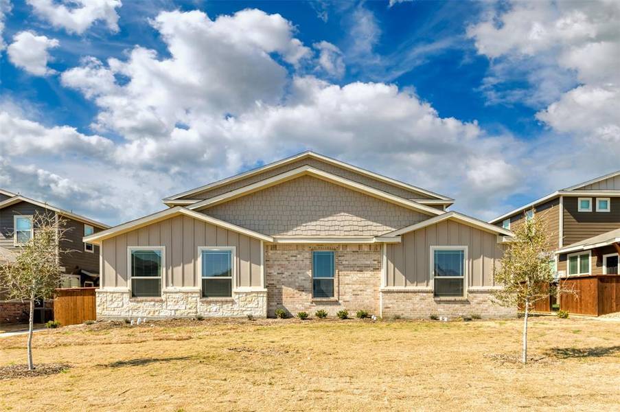 729 Harvest Moon Drive, Venus, TX 76084