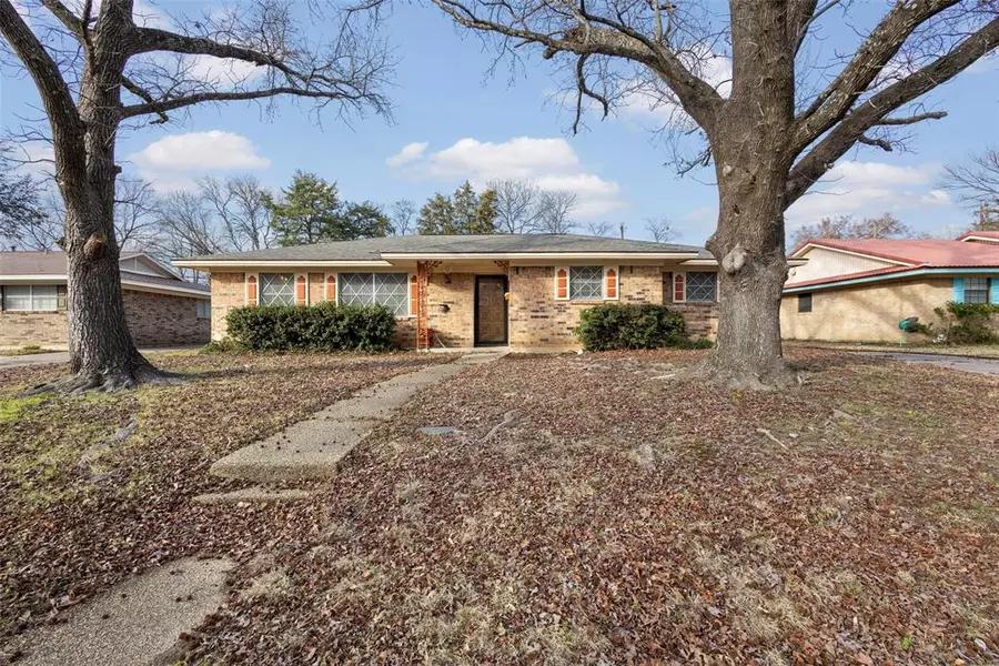 701 Wes Michael Road, Bonham, TX 75418