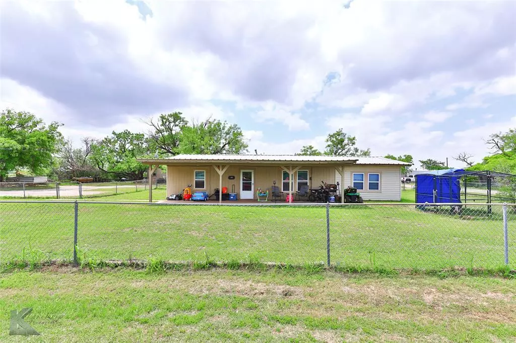 Tye, TX 79563,108 Indian Creek